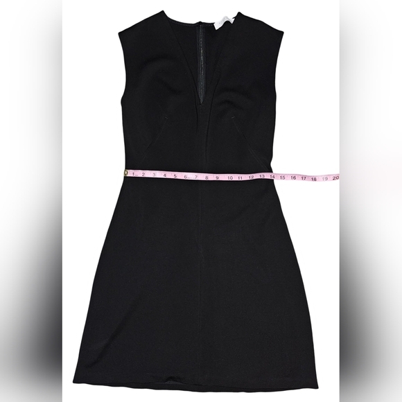 Everlane Black Sleeveless Fit & Flare V-Neck Stretch Dress Sz 6 - Picture 9 of 15
